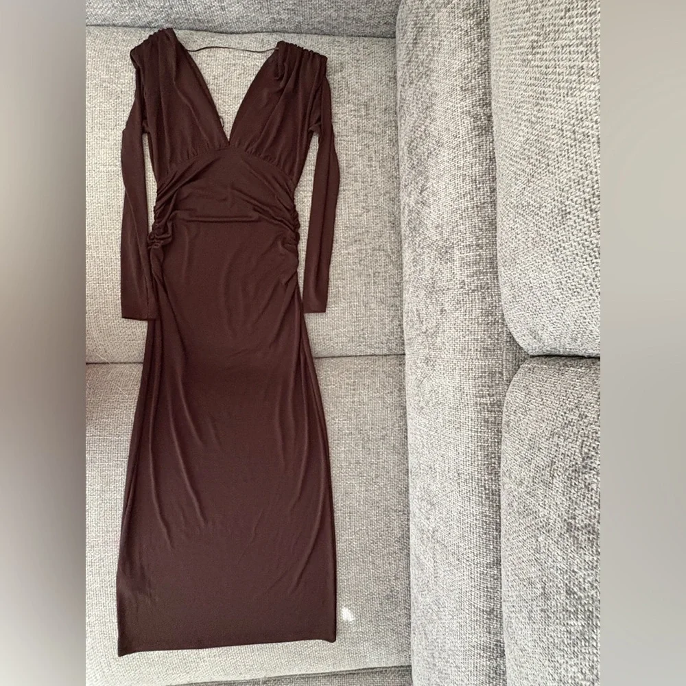 BNWT Zara Chocolate Long Dress with Shoulder Pads – Size M - Picture 9 of 16
